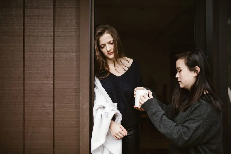 Avant le feu, la braise : tisser une vraie complicité avant de se toucher